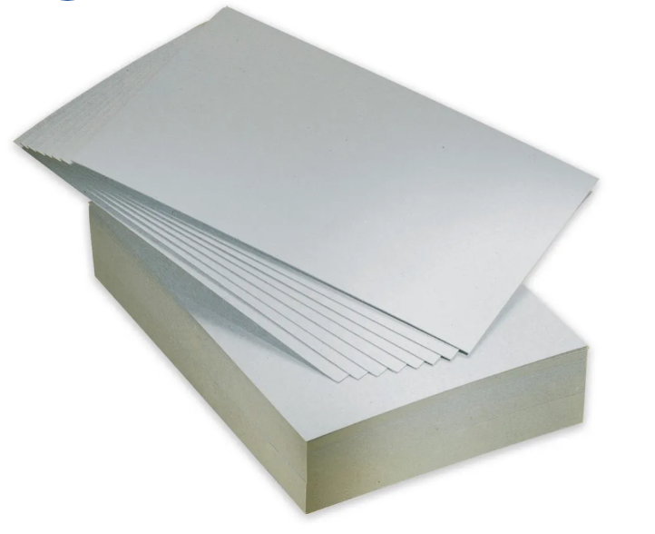 Découpes en carton gris pour renforcer les enveloppes C4 (100 pces 220 x 315mm , 550 gm2)